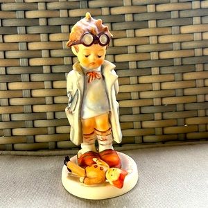 Doctor Hummel Figure Goebel Signature